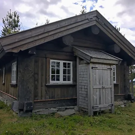 Solehogda 71. Unik Tommerhytte Som Er Handlaget